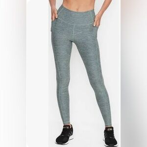 Victoria secret flow on point essential high rise pocket green/white legging NWT